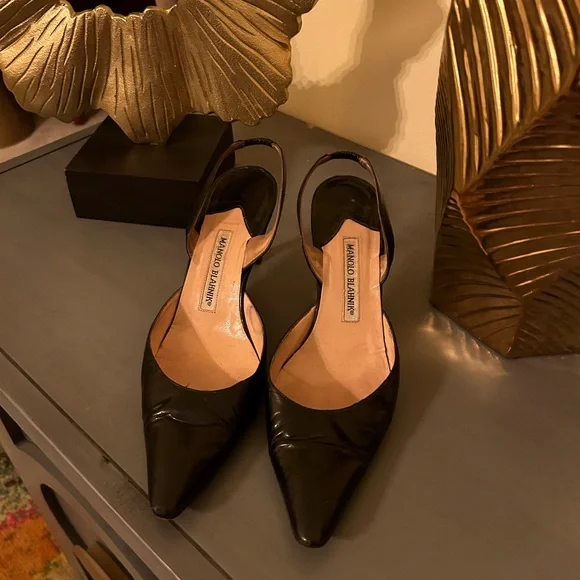 Manolo Blahnik Carolyne Pump - Picture 4 of 7